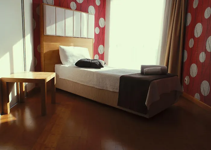 Roxx Deluxe & * Karabag