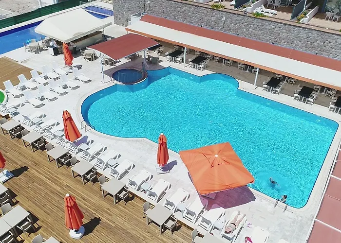 Roxx Deluxe & Hotel *